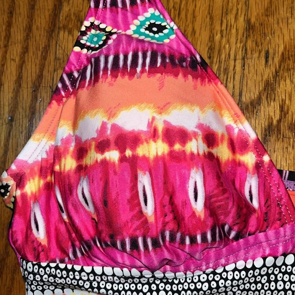 NWT Kenneth Cole Reaction Multicolor Tankini swimwear Bikini Top Size Sm…